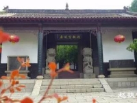 诗心映世的浮沉人生与诗坛风骨