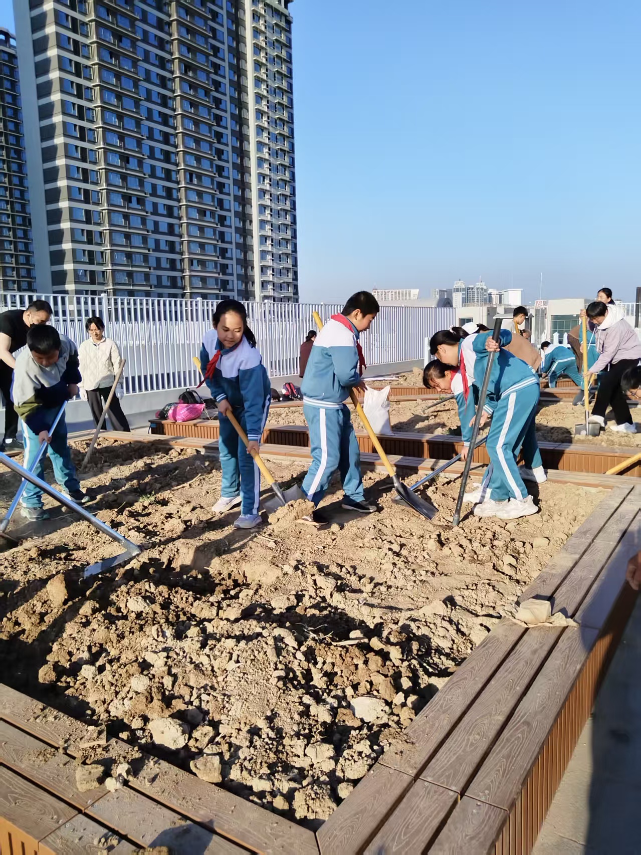学生干的有模有样yang5597d2aaafef121df27e1e.jpg